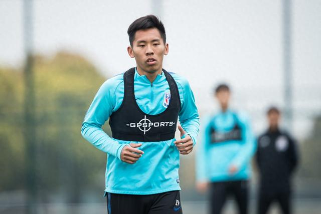 kaiyun中国官网-唏嘘！他曾是男足天才小武磊，因违规被禁赛报废，如今试训保级队|上海申花|周俊辰|长春亚泰|上海申花足球俱乐部|徐根宝_新浪体育_新浪新闻