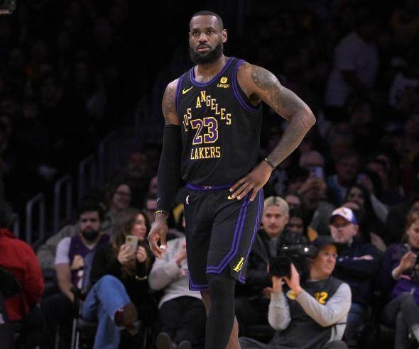 开云官网下载-湖人附加赛区域原地踏步 阵容交易观察期仍需两周