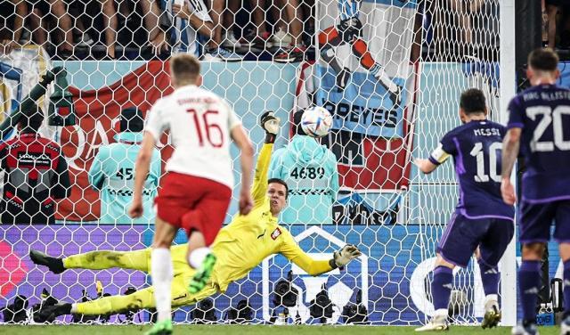 开云下载-圣什琴斯尼！波兰门神扑梅西点球，尤文大数据立功？