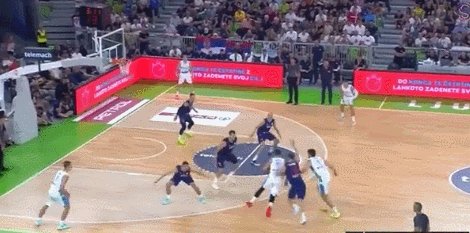 开云app-休赛期更新武器库？勾手或成东契奇新杀招