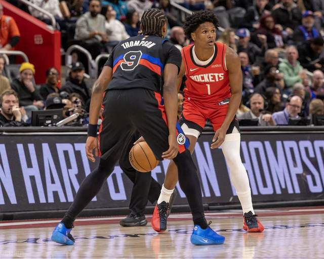 爆大冷！火箭掀翻东部第一：杜兰特爆砍32分7板，阿门压制弟弟