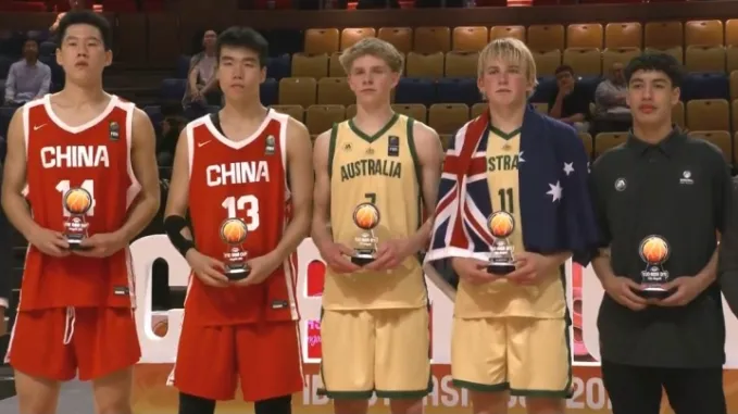 男篮后继有人！U16再获亚军，两潜力股让人看到胡金秋+王俊杰影子