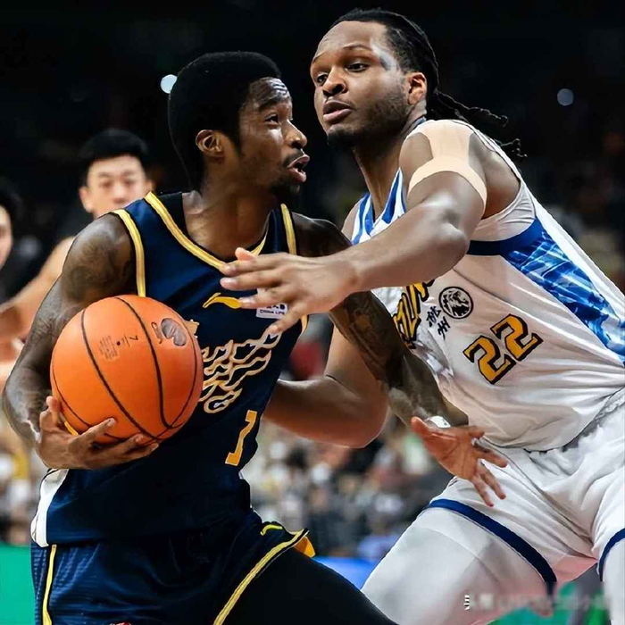 kaiyun-萨林杰倒了，广东内线塌了，体系被迫重启|广东队|广东男篮|王少杰|篮板|杜锋_新浪体育_新浪新闻